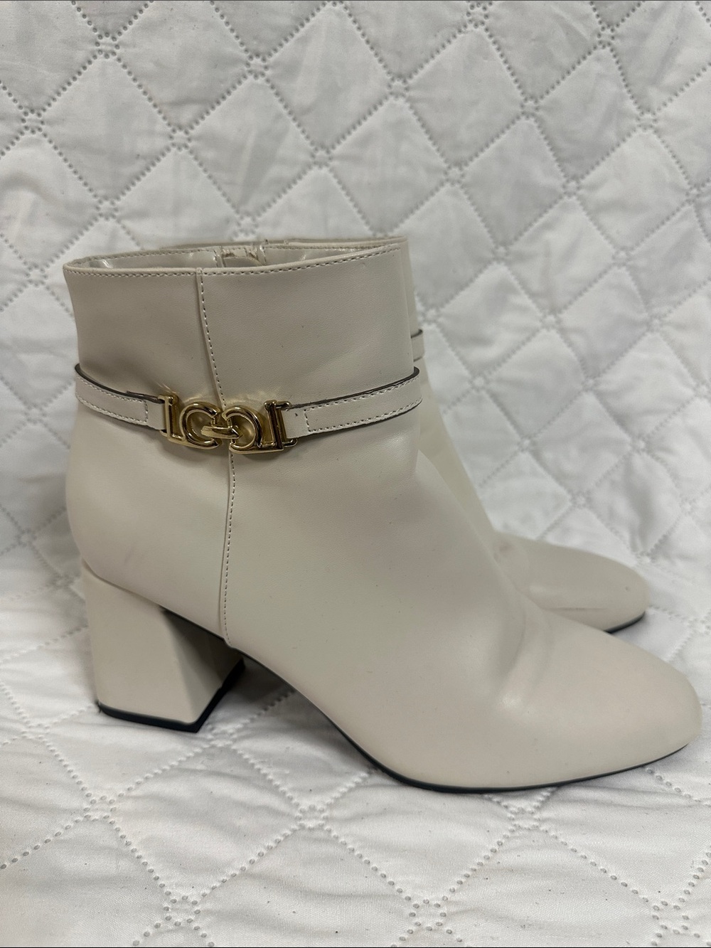 Liz Claiborne Cream Ankle Boots with Gold Buckle